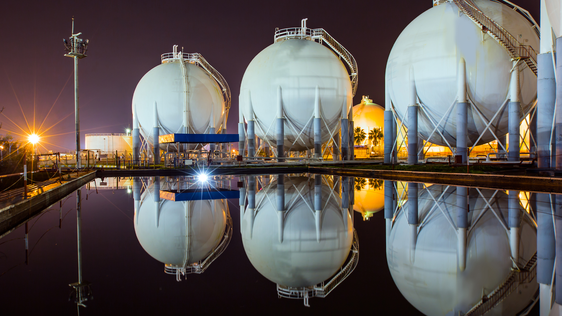 The rising tide of LNG infrastructure