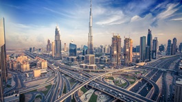 Dubai-skyline-in-the-evening